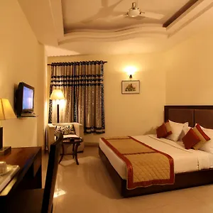 Hotel The Class, Delhi Airport