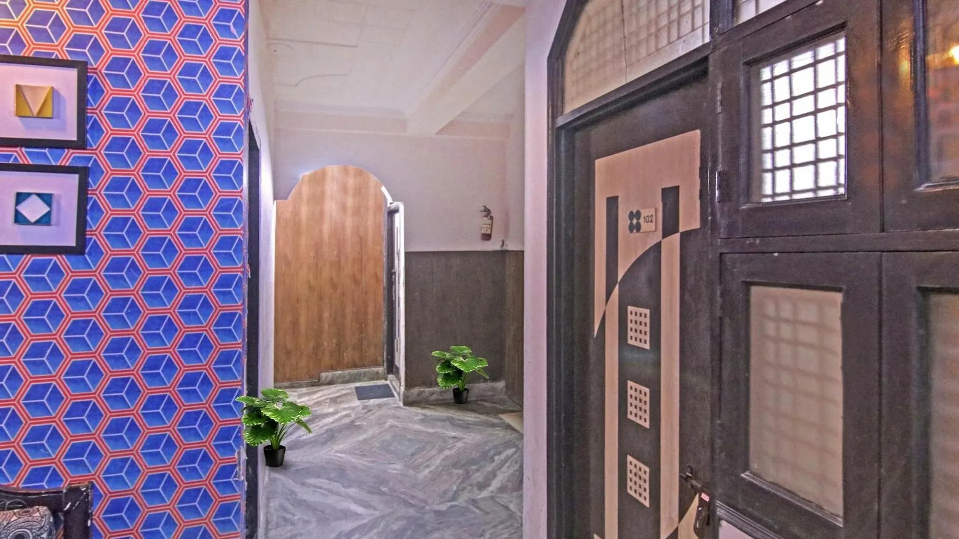 Flagship Hotel Decent Stay Near Pvr Vikaspuri Delhi New Delhi