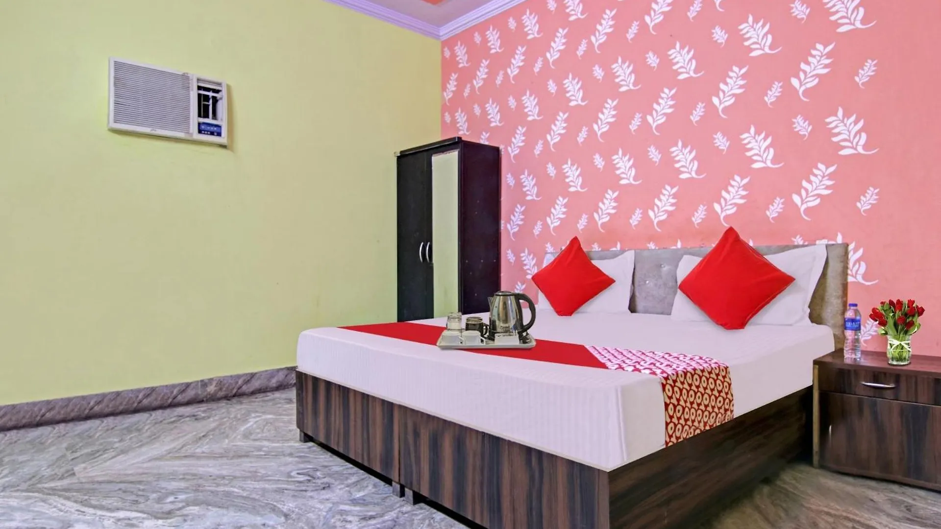 Flagship Hotel Decent Stay Near Pvr Vikaspuri Delhi New Delhi